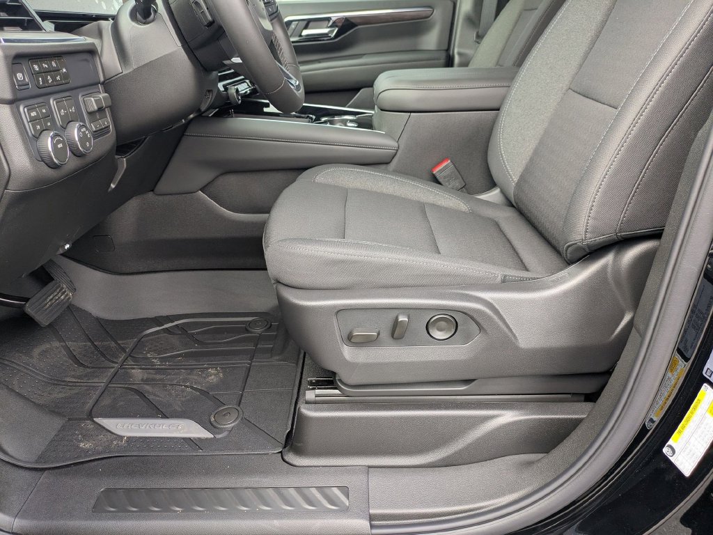 New 2026 Chevrolet Suburban LS w/ LS Custom Edition AWD/4WD image 11