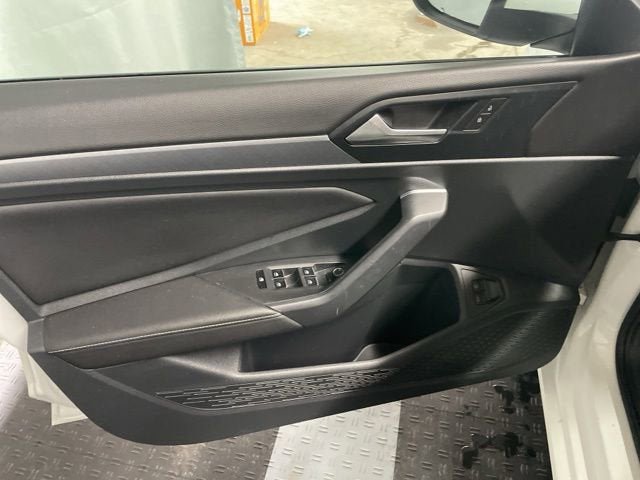 Certified 2024 Volkswagen Jetta SE w/ Panoramic Sunroof Package FWD image 12