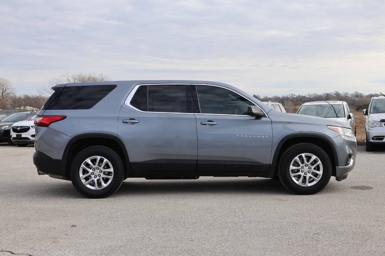 Used 2021 Chevrolet Traverse LS FWD image 7