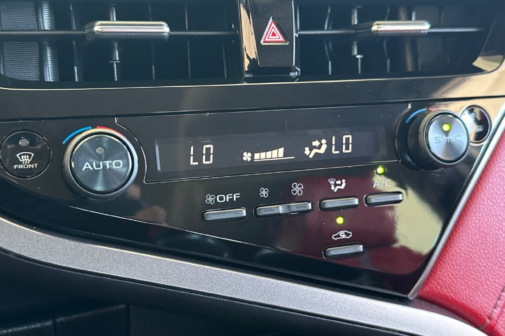Used 2022 Toyota Camry XSE FWD image 22