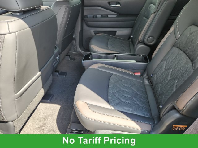 New 2026 Nissan Pathfinder Platinum FWD image 21