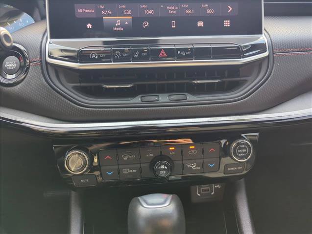 Used 2024 Jeep Compass Trailhawk AWD/4WD image 11