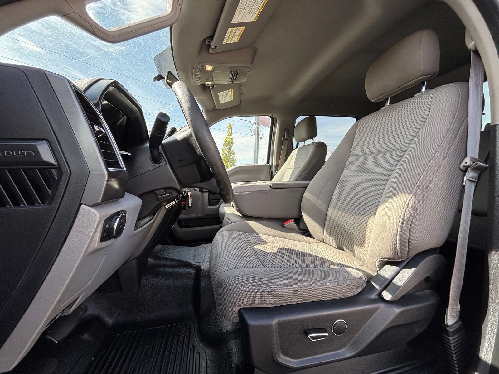 Used 2018 Ford F350 XLT w/ Camper Package AWD/4WD image 12