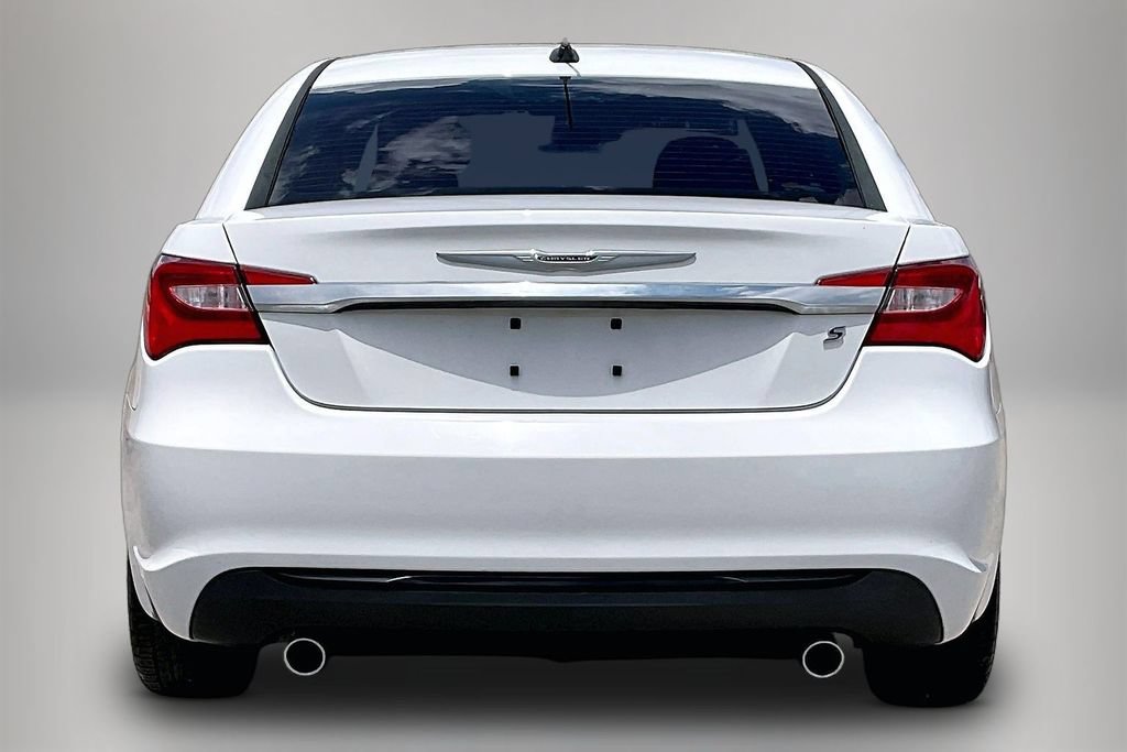 Used 2013 Chrysler 200 Touring w/ S Exterior Appearance Pkg FWD image 6