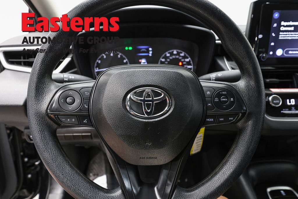 Used 2025 Toyota Corolla LE FWD image 10