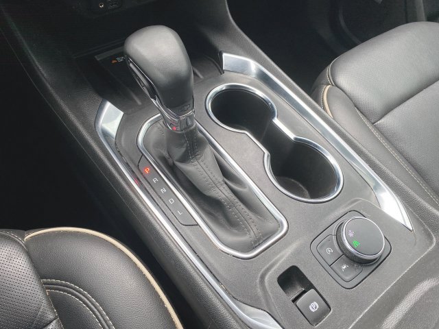 Used 2023 Chevrolet Traverse Premier FWD image 16
