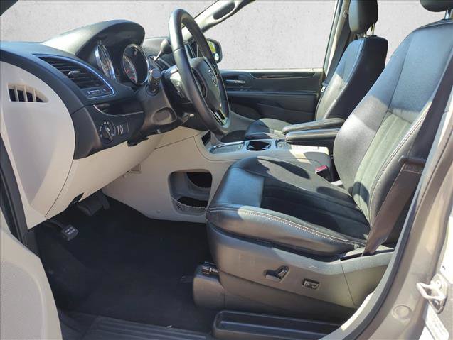 Used 2017 Dodge Grand Caravan SXT FWD image 9