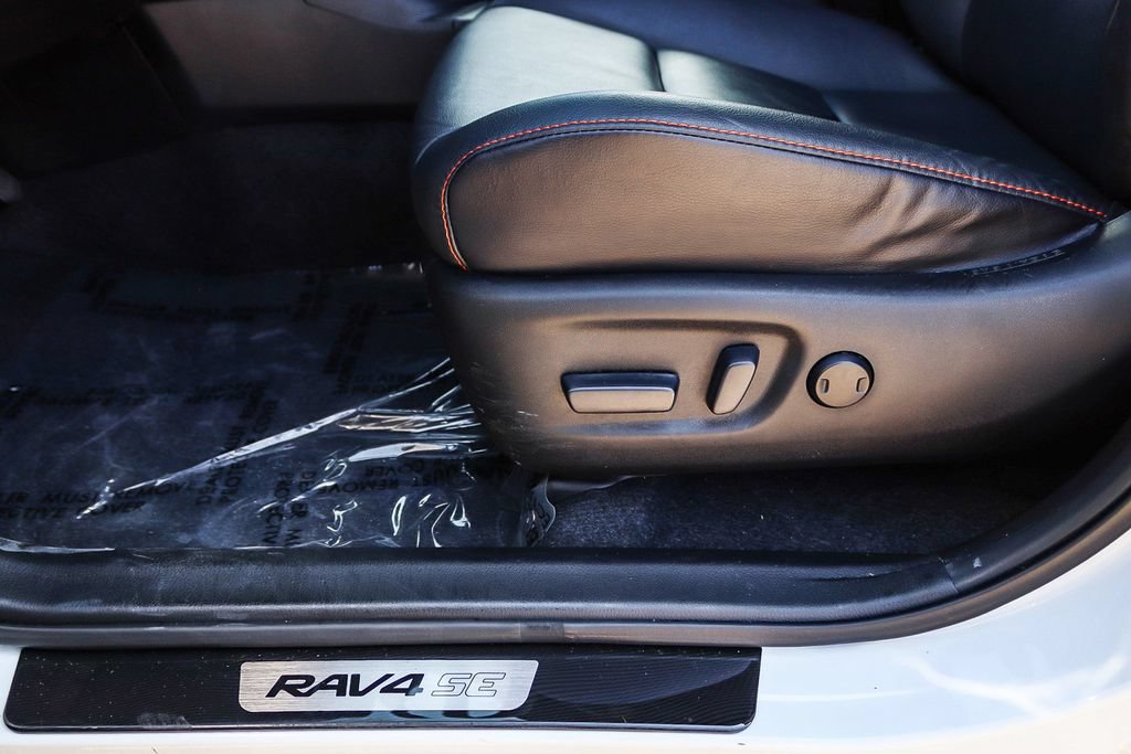 Used 2017 Toyota RAV4 SE w/ Advanced Technology Package FWD image 22