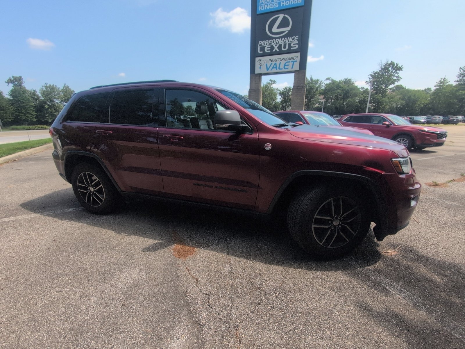Used 2017 Jeep Grand Cherokee Trailhawk AWD/4WD image 23