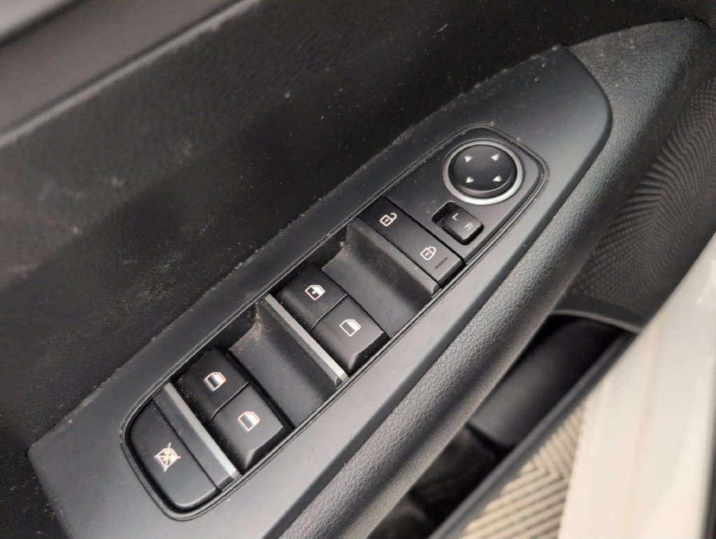 Used 2020 Kia Forte LXS FWD image 31