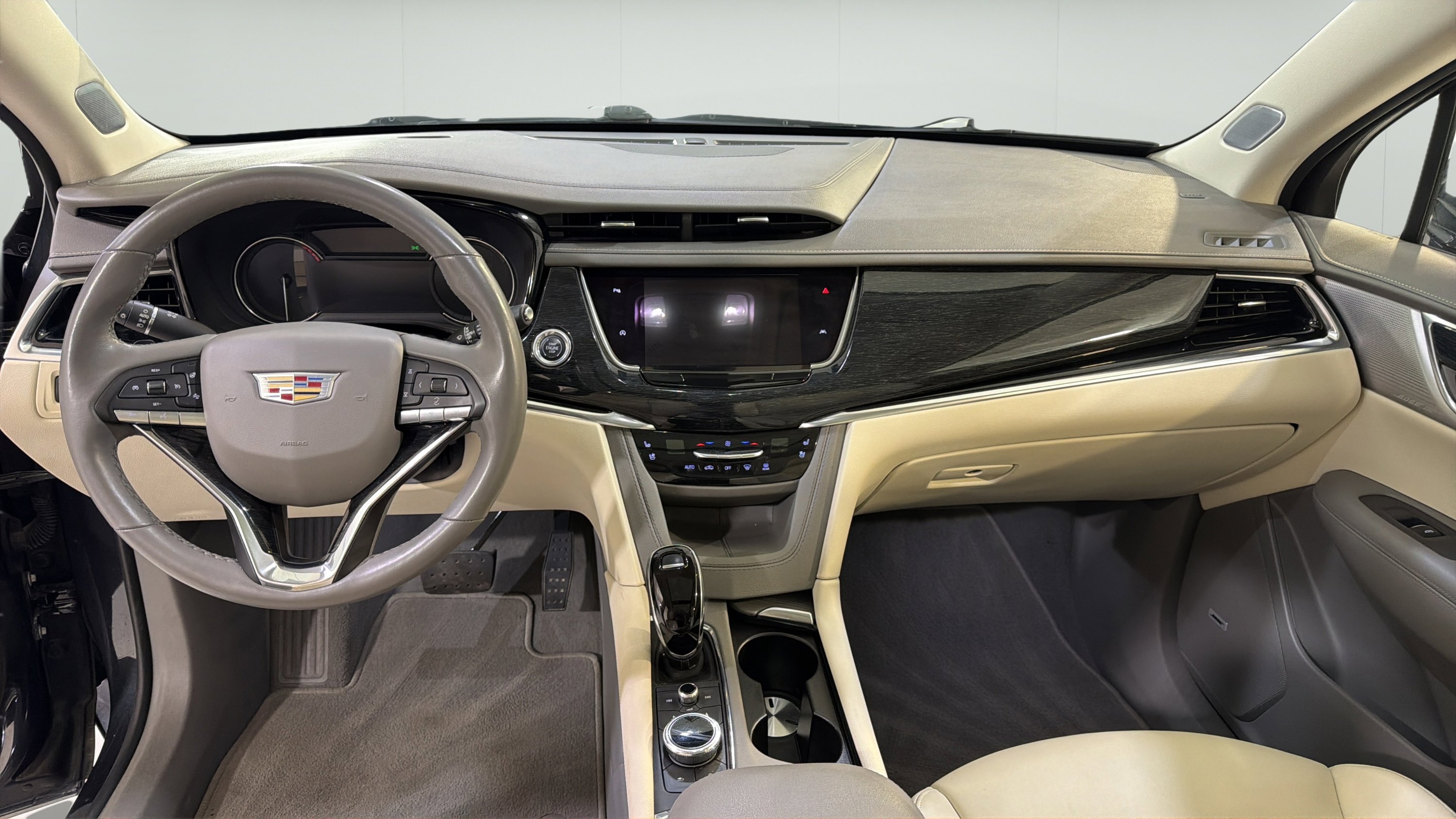 Used 2023 Cadillac XT6 Premium Luxury FWD image 21