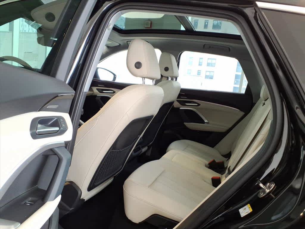 Used 2025 Audi Q5 Premium w/ Premium Plus AWD/4WD image 17