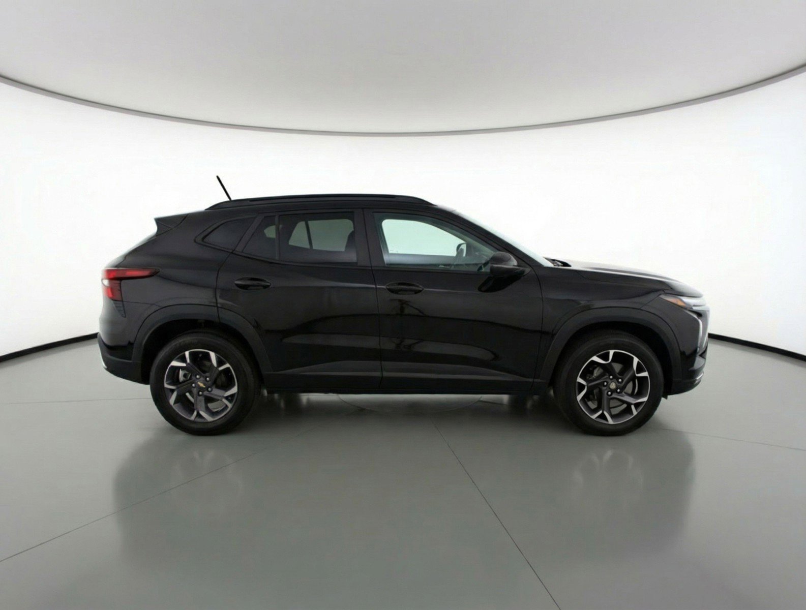 Used 2025 Chevrolet Trax LT w/ LT Convenience Package FWD image 11