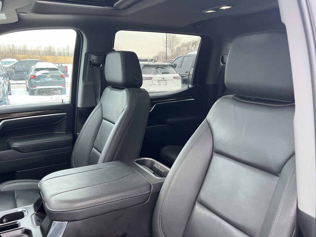 Used 2025 GMC Sierra 1500 Elevation w/ Elevation Premium Package image 10