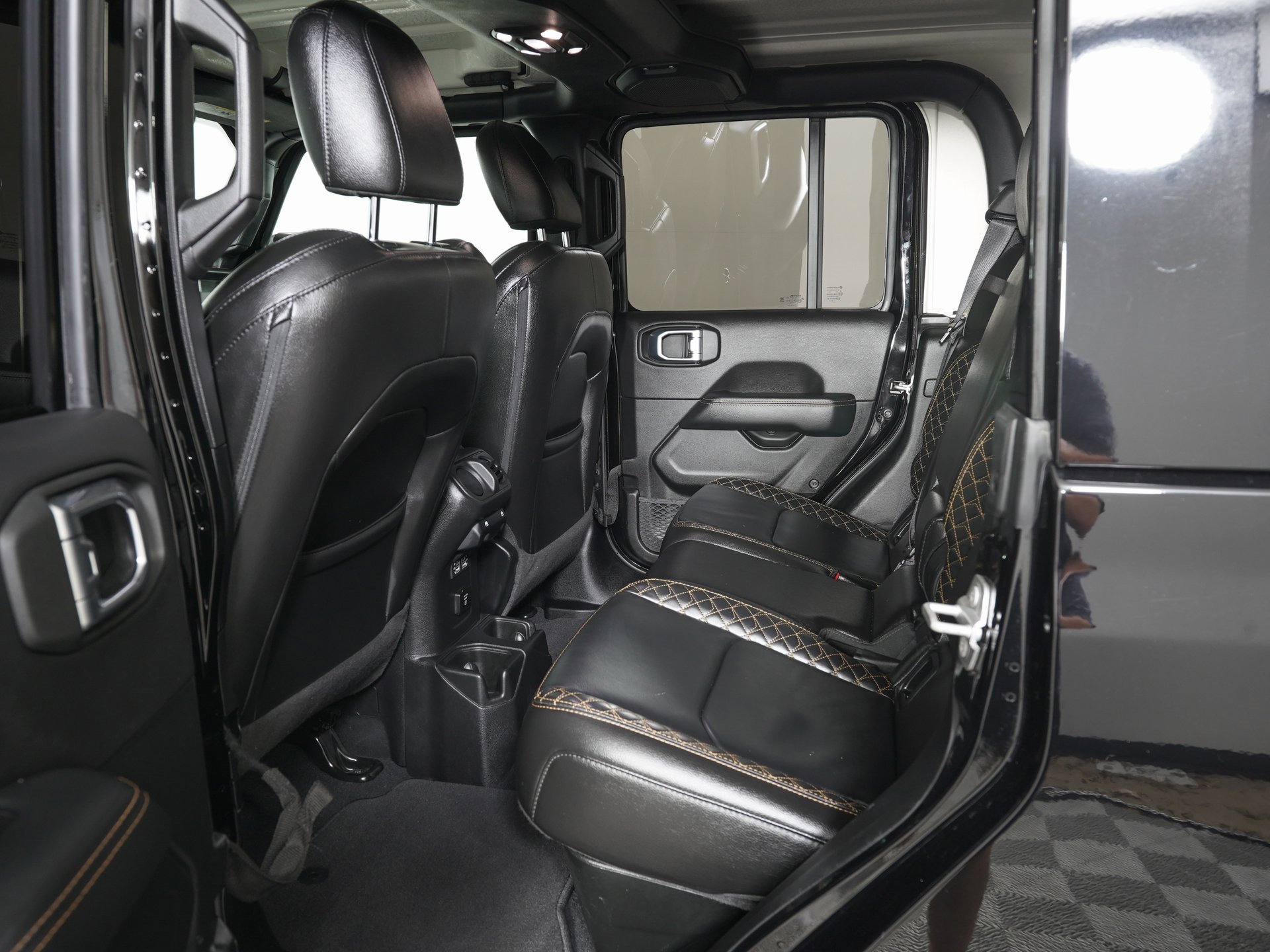 Used 2023 Jeep Gladiator Overland image 12