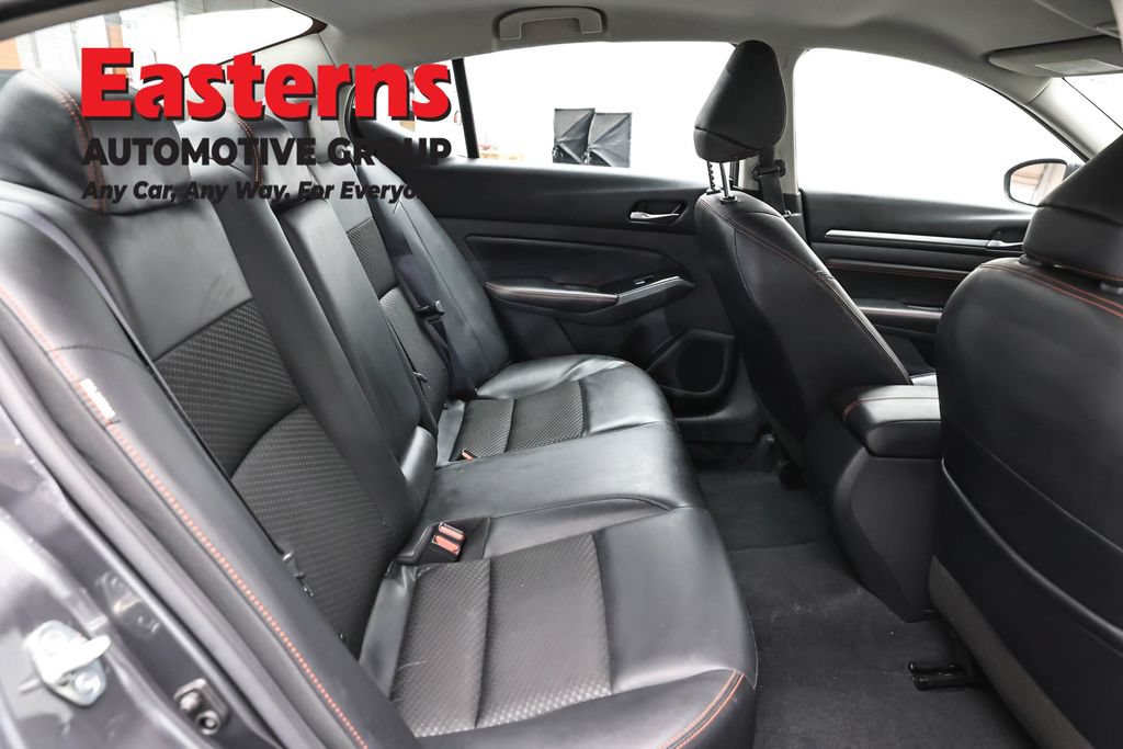 Used 2023 Nissan Altima 2.5 SR FWD image 23