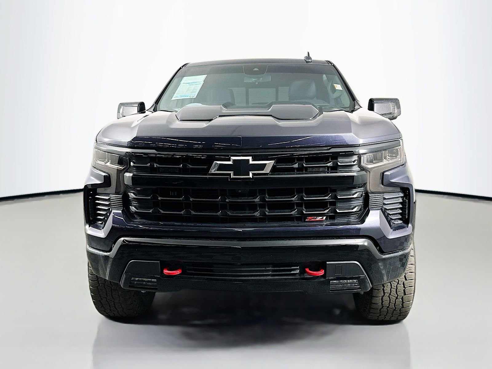 Used 2022 Chevrolet Silverado 1500 LT Trail Boss w/ Convenience Package II image 2