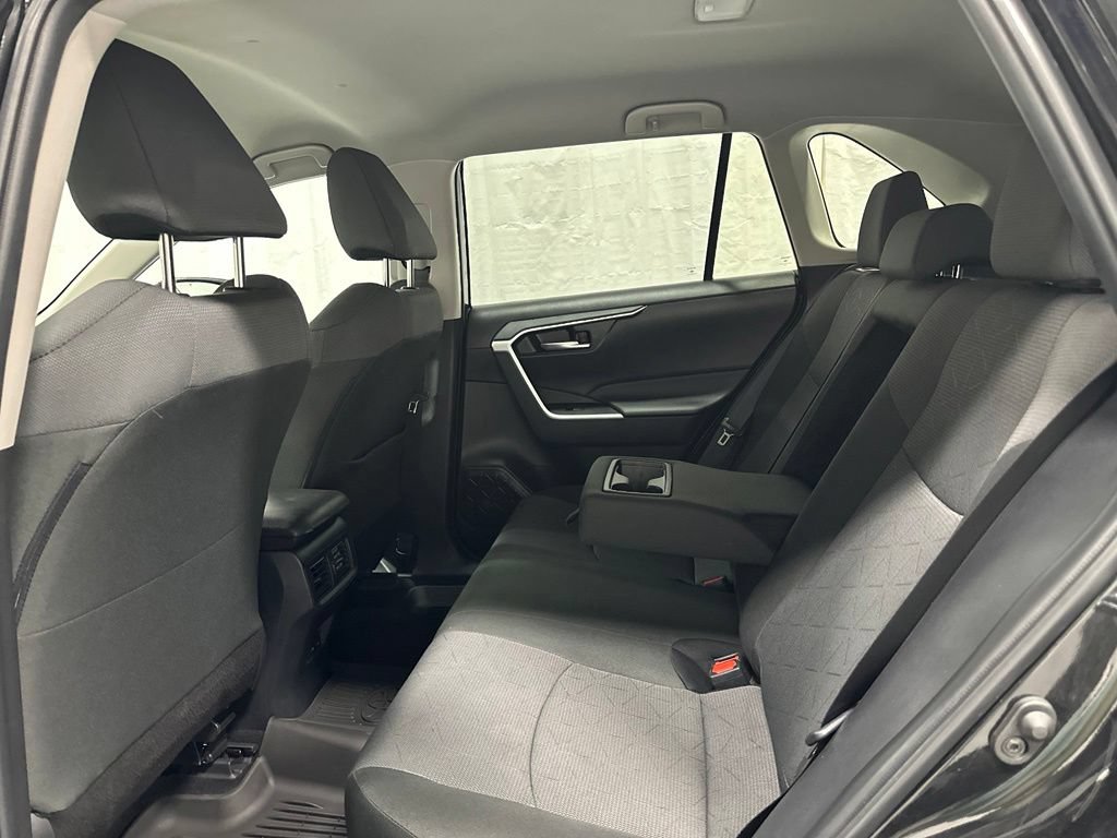Used 2025 Toyota RAV4 XLE FWD image 45