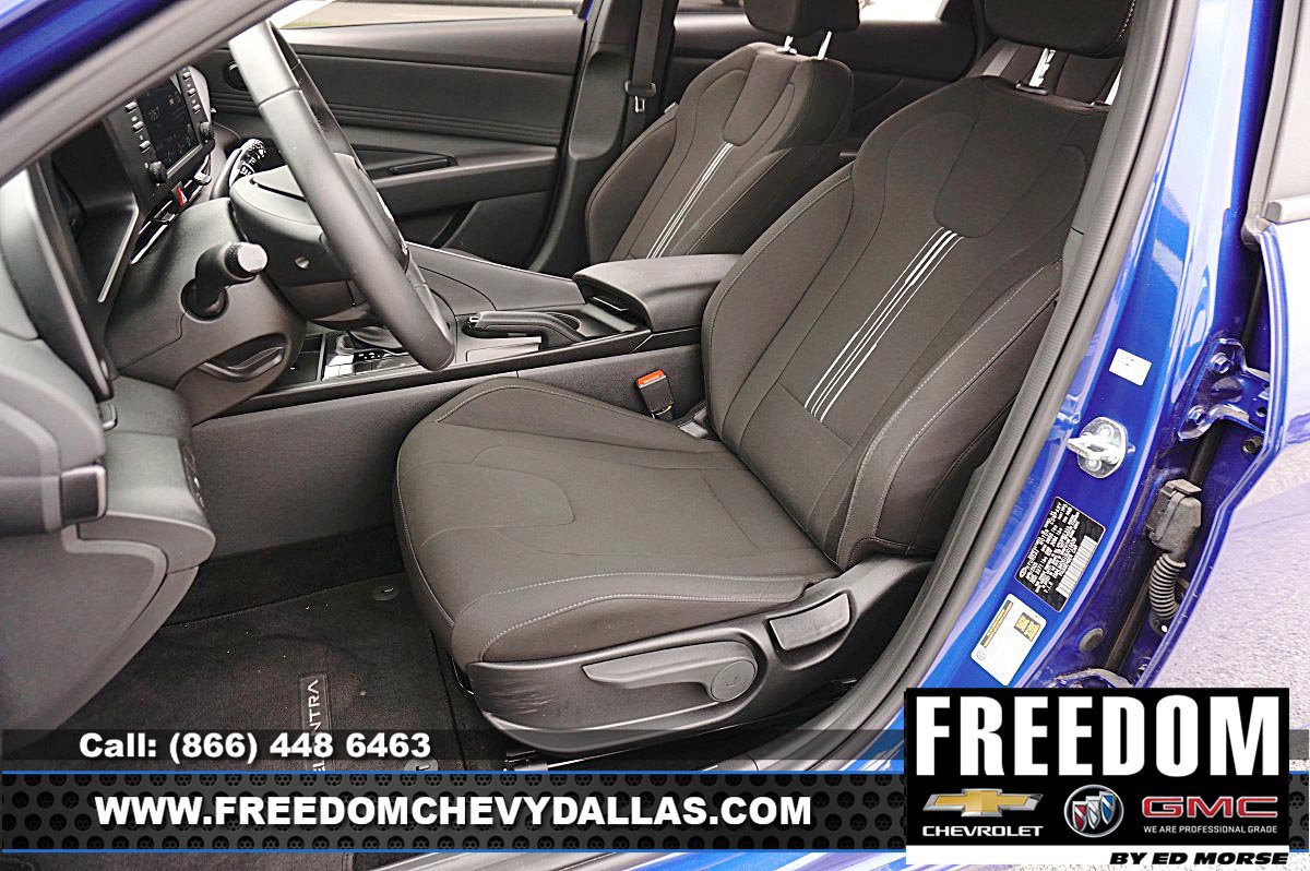 Used 2025 Hyundai Elantra Sport FWD image 9