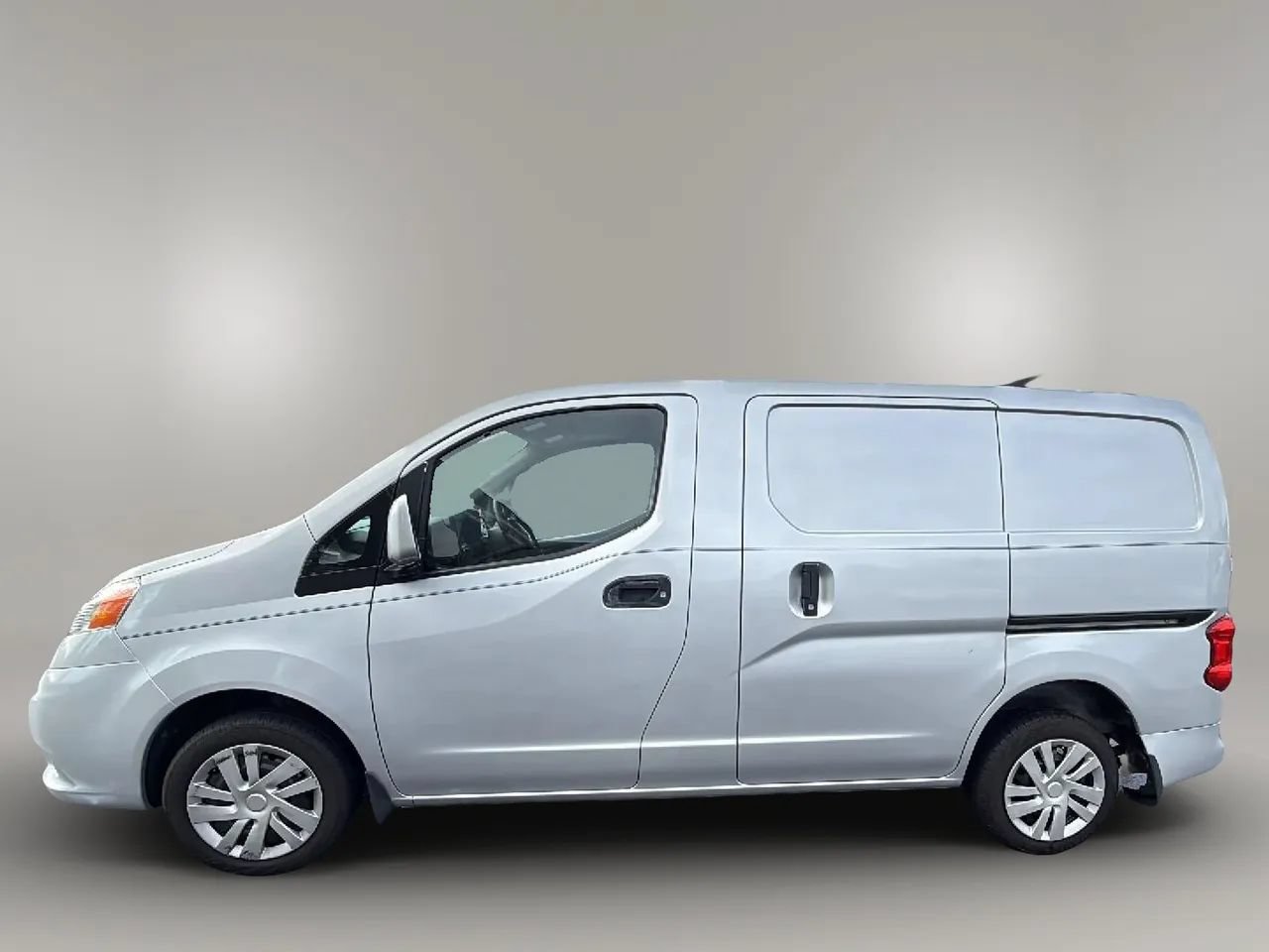 Used 2017 Nissan NV200 SV FWD image 2