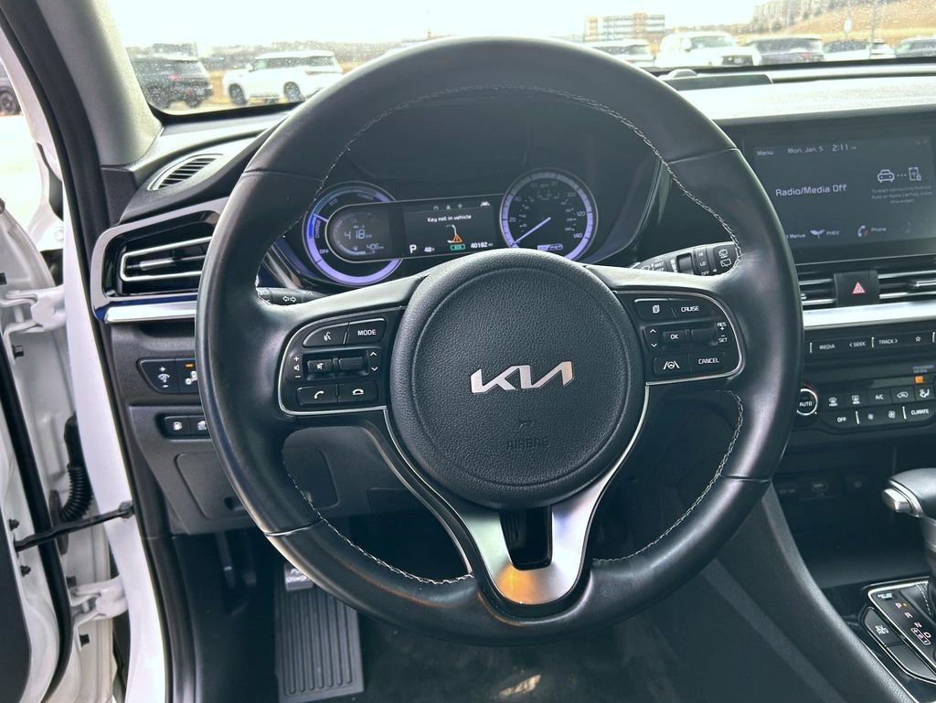 Used 2022 Kia Niro LXS image 12