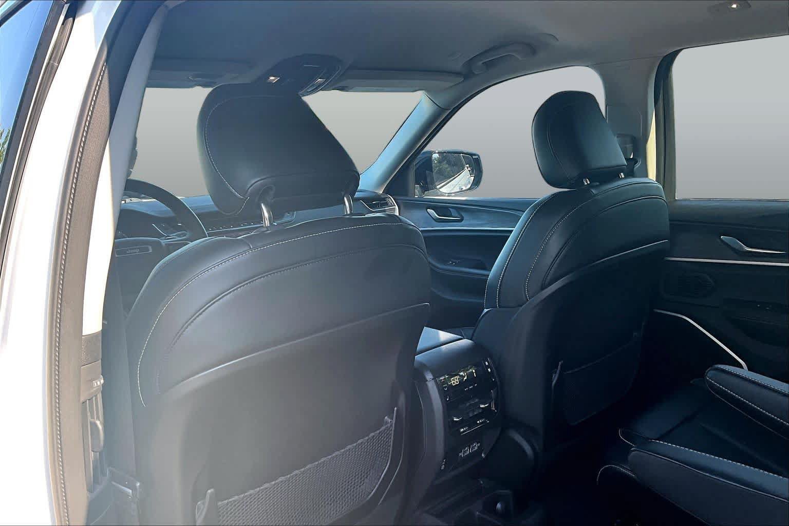 Used 2021 Jeep Grand Cherokee L Limited RWD image 22