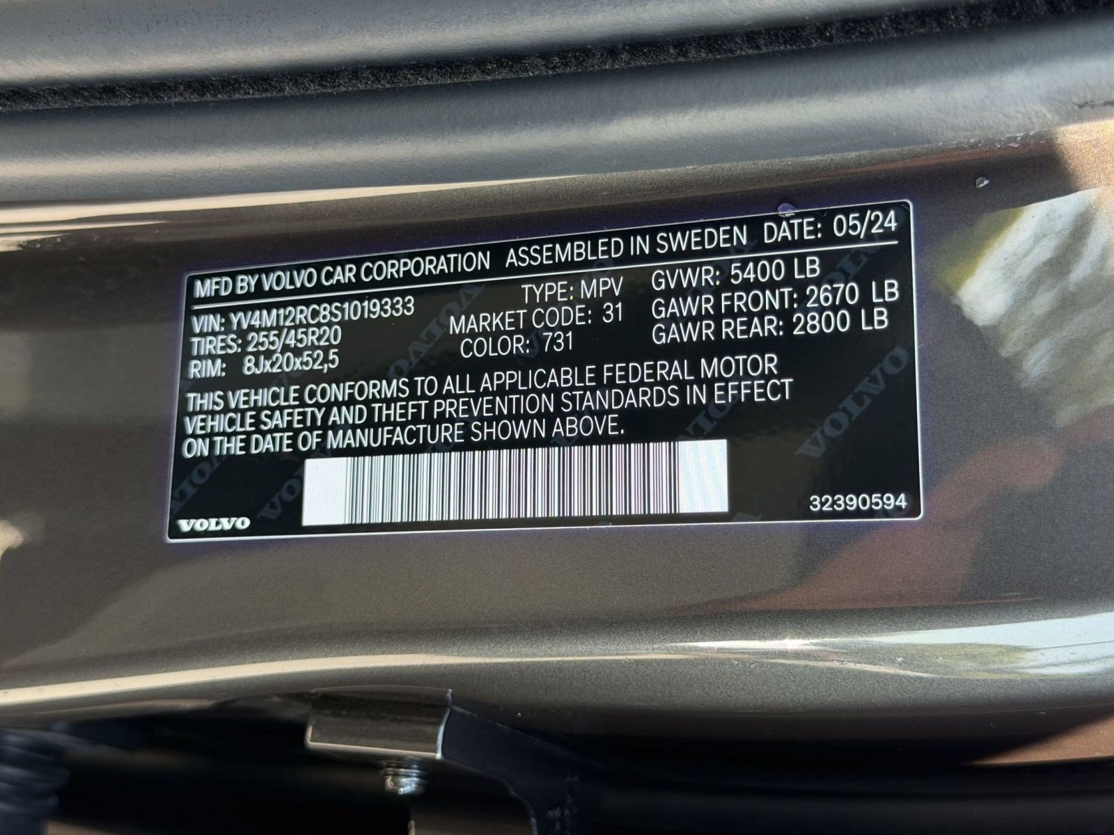 Certified 2025 Volvo XC60 B5 Plus w/ Protection Package Premier AWD/4WD image 25