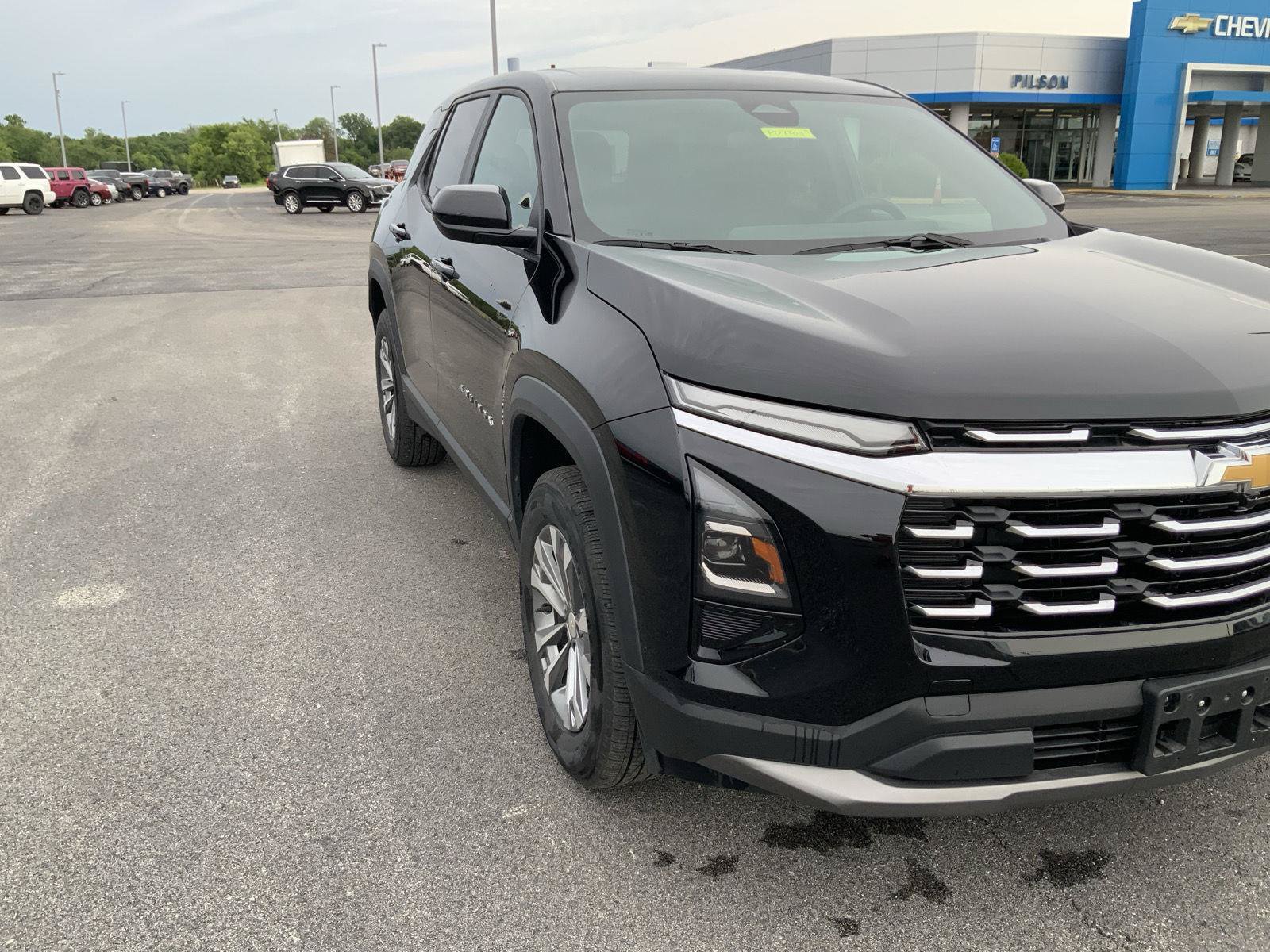 Used 2025 Chevrolet Equinox LT FWD image 14