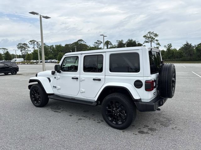Used 2025 Jeep Wrangler Unlimited Sahara AWD/4WD image 5