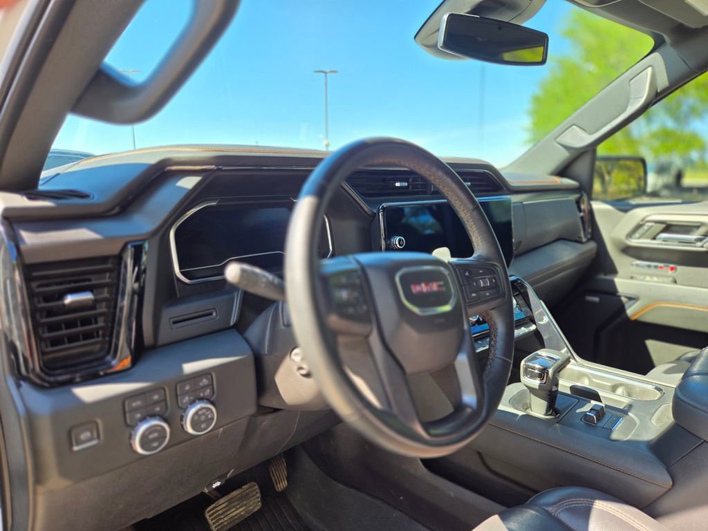 Used 2024 GMC Sierra 1500 AT4 w/ AT4 Premium Package AWD/4WD image 14