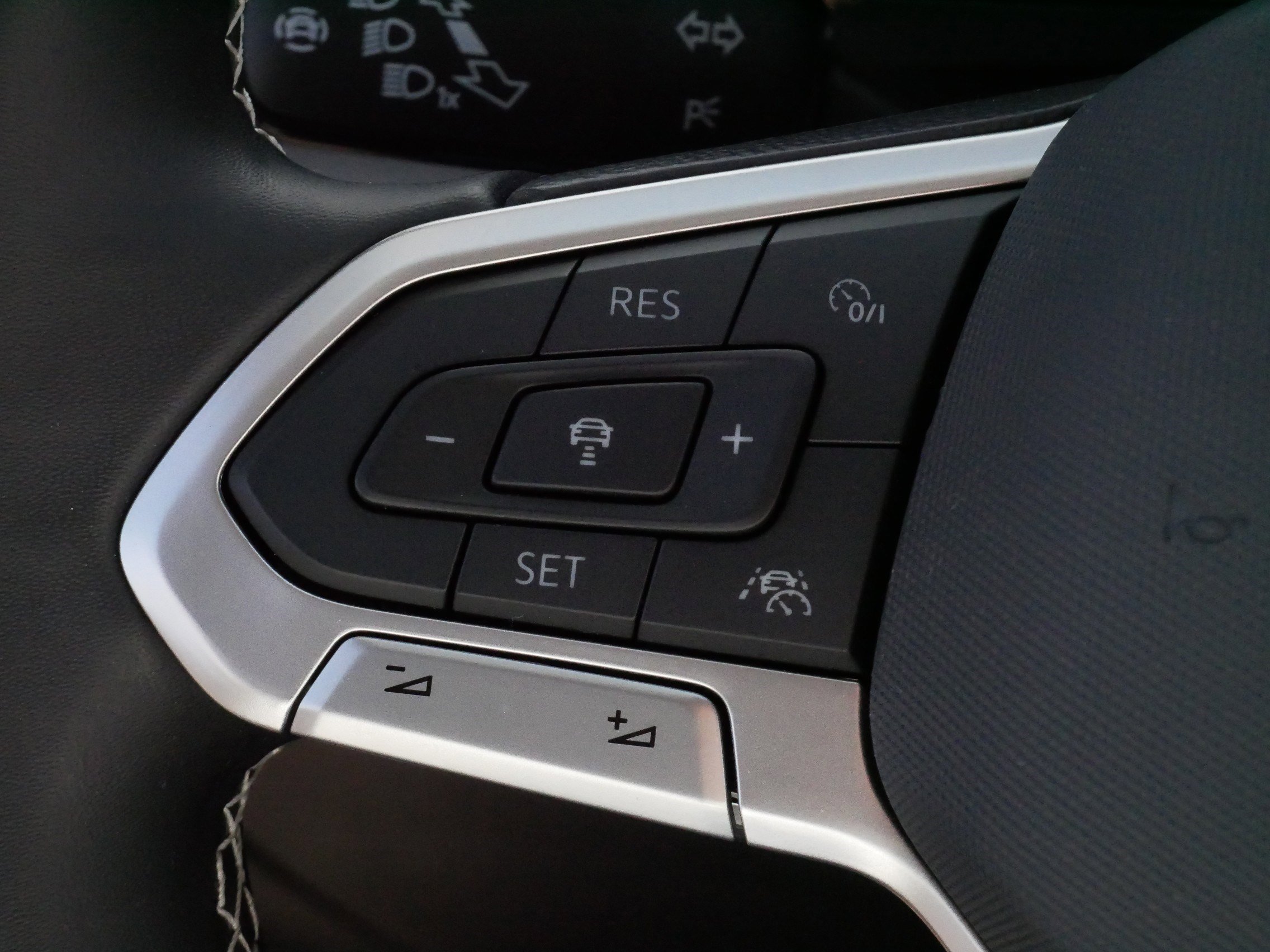 Certified 2024 Volkswagen Taos SEL image 26