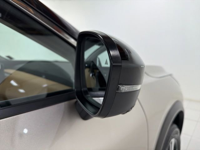 Used 2022 Nissan Rogue Platinum w/ Head-Up Display Package AWD/4WD image 26