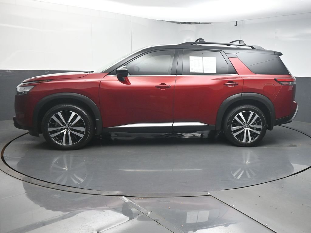 Used 2024 Nissan Pathfinder Platinum FWD image 5