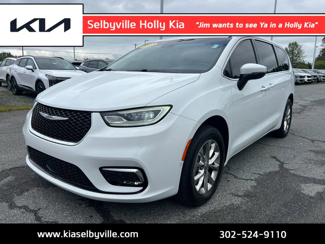 Used 2023 Chrysler Pacifica Touring-L