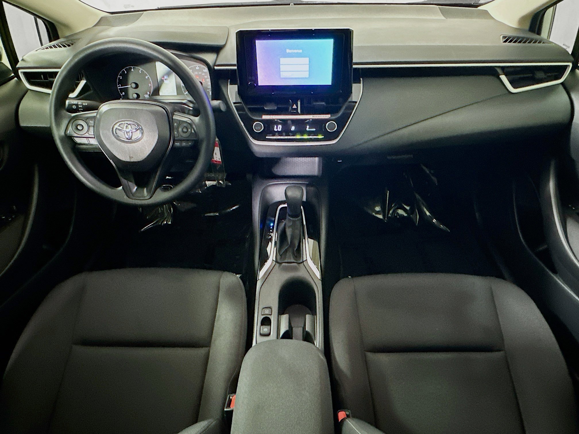 Used 2025 Toyota Corolla LE image 26