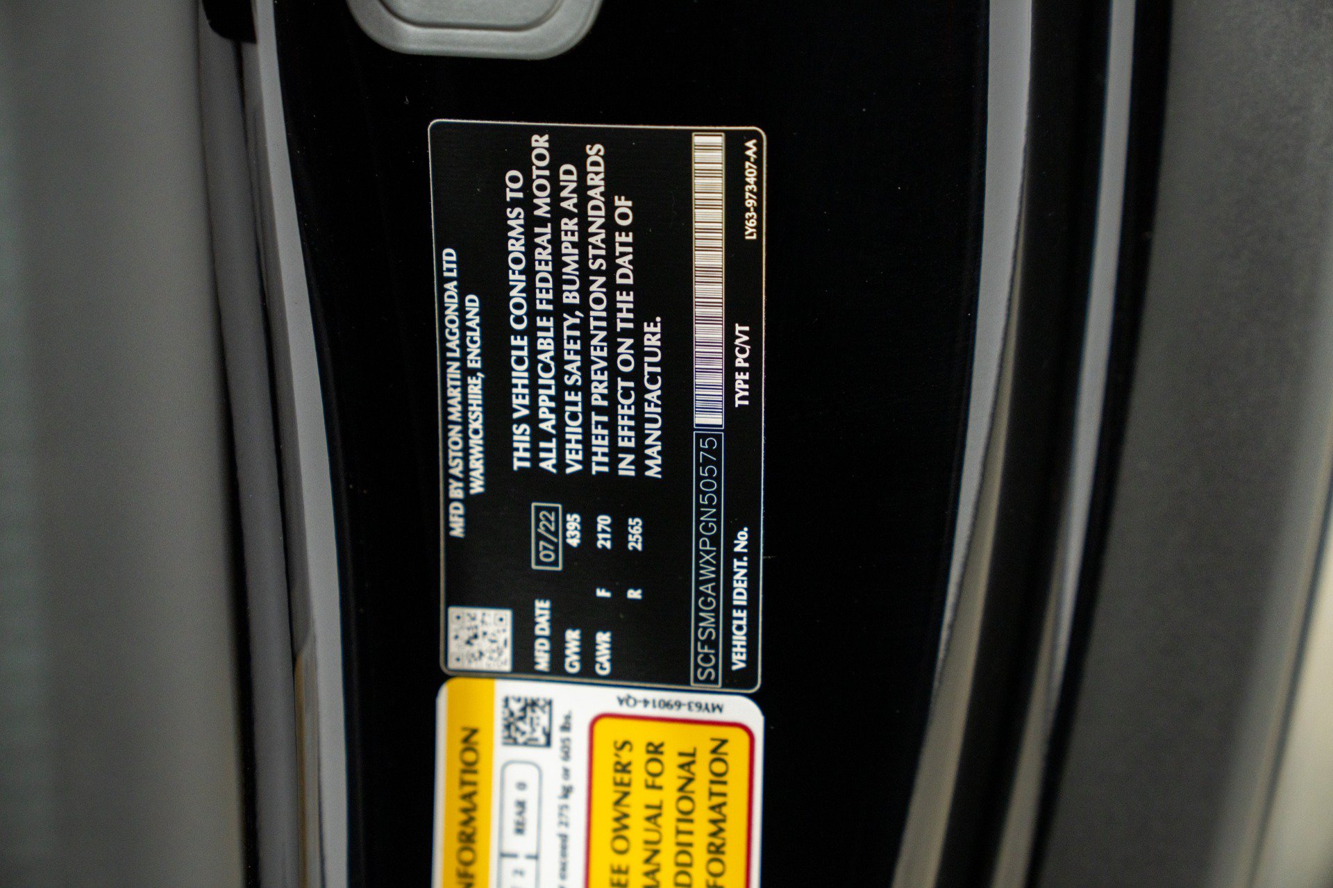 Used 2023 Aston Martin V8 Vantage Coupe RWD image 19