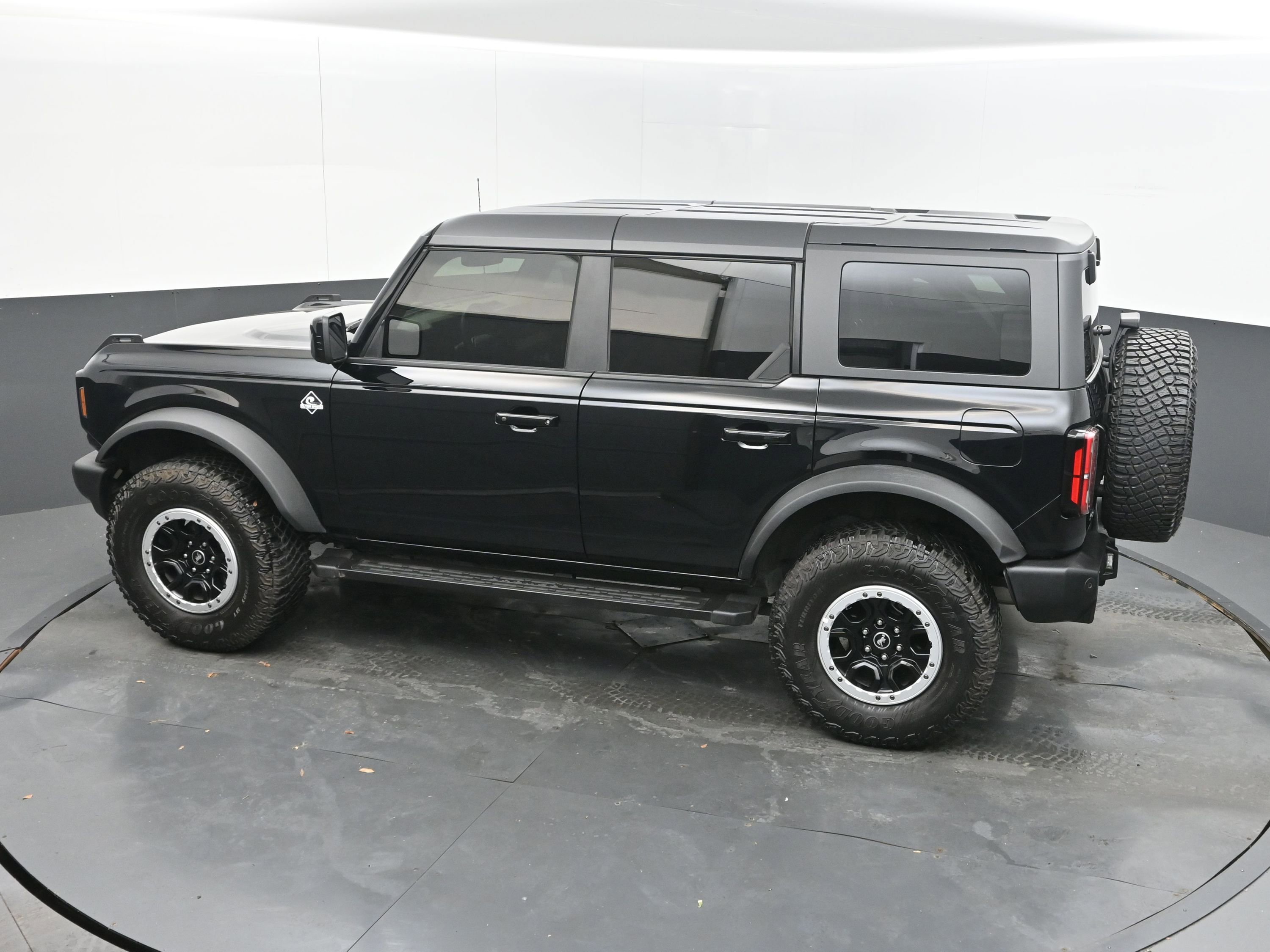 Used 2024 Ford Bronco Outer Banks w/ Sasquatch Package AWD/4WD image 32