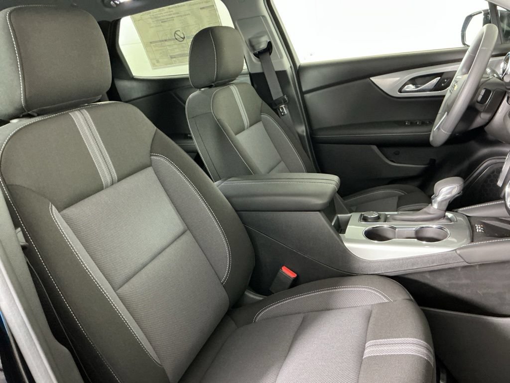 New 2026 Chevrolet Blazer LT w/ Convenience Package AWD/4WD image 12