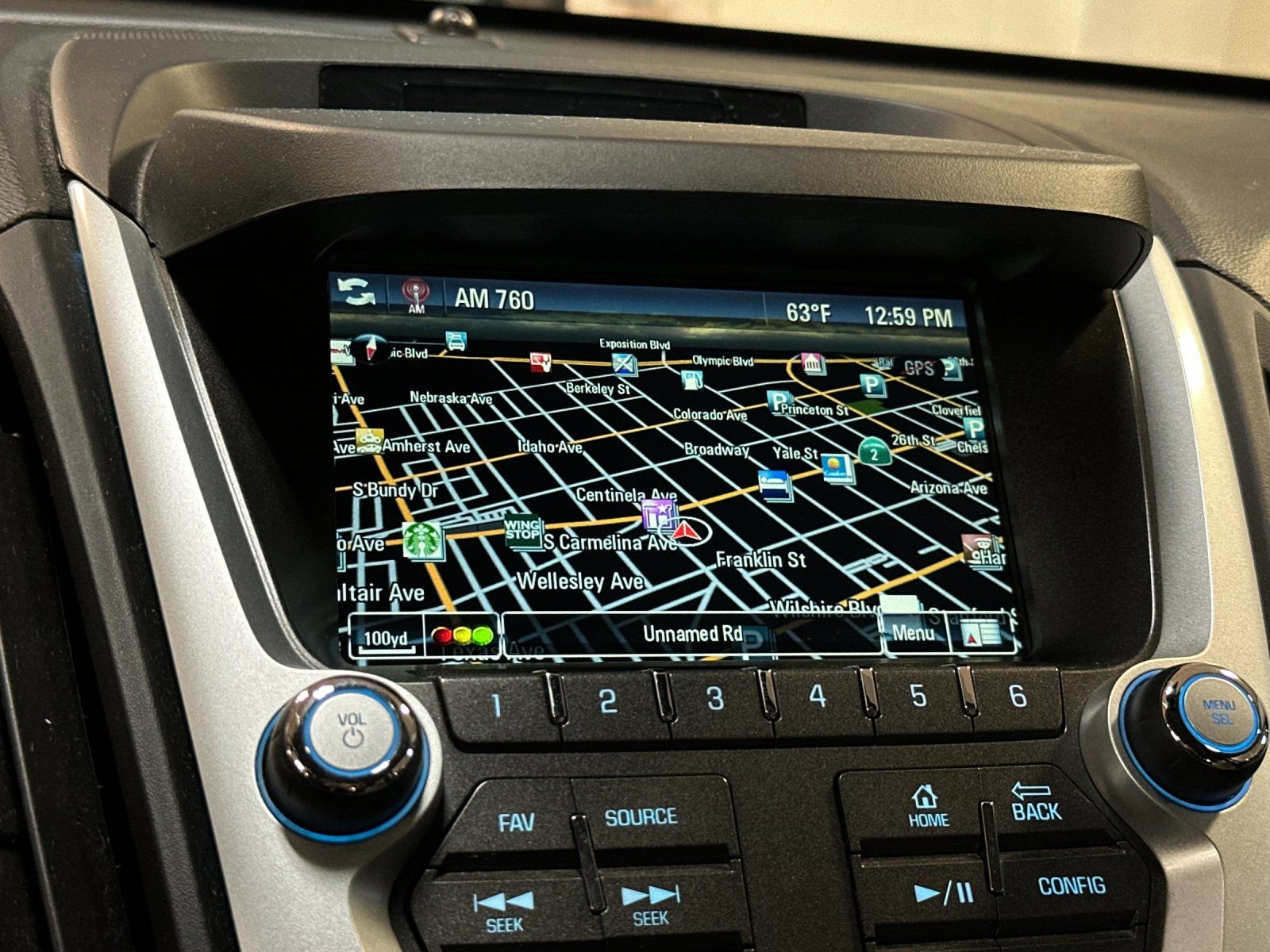 Used 2017 Chevrolet Equinox Premier w/ Enhanced Convenience Package image 17