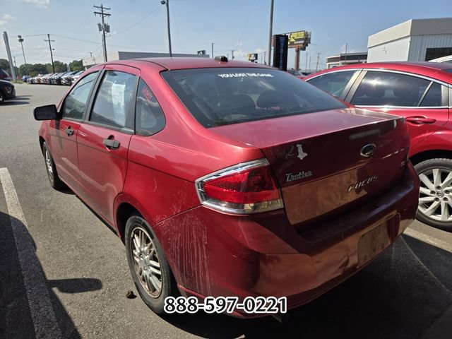 Used 2010 Ford Focus SE FWD image 5