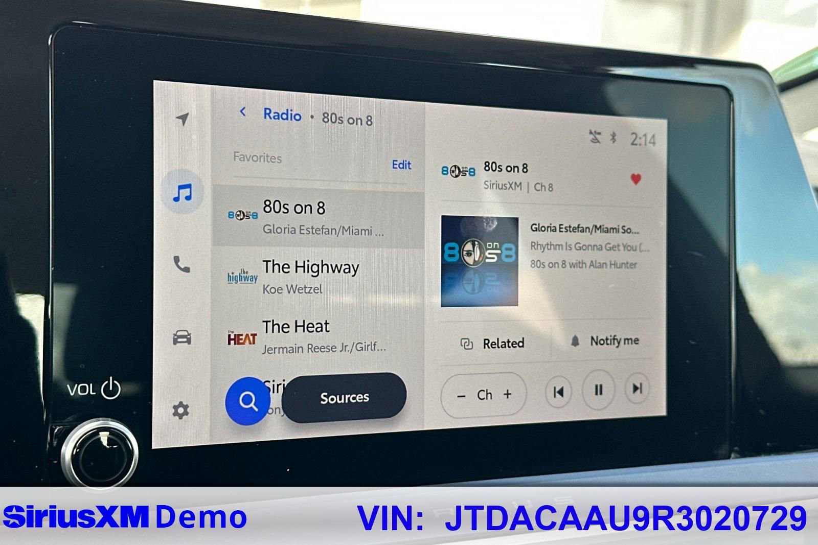 Used 2024 Toyota Prius LE image 35