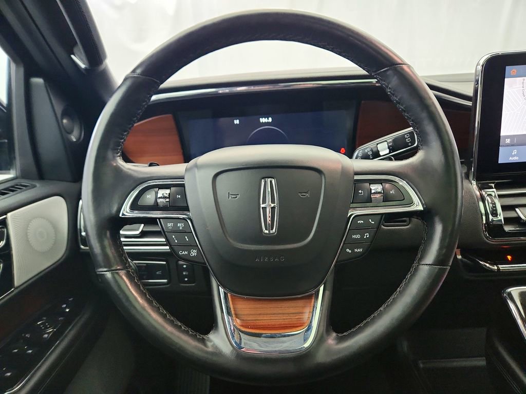 Used 2020 Lincoln Navigator Reserve w/ Luxury Package image 16