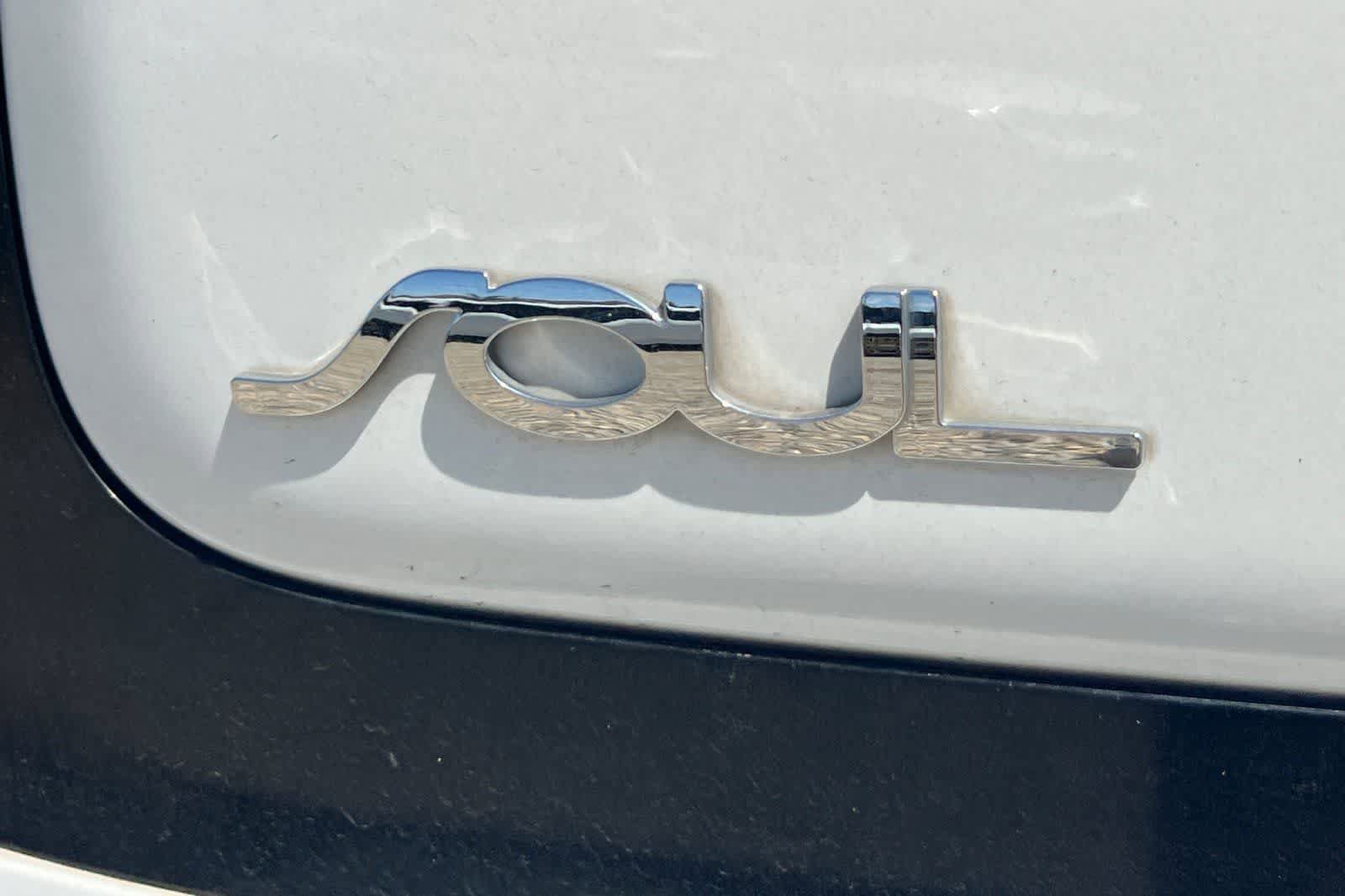 Used 2019 Kia Soul + FWD image 13