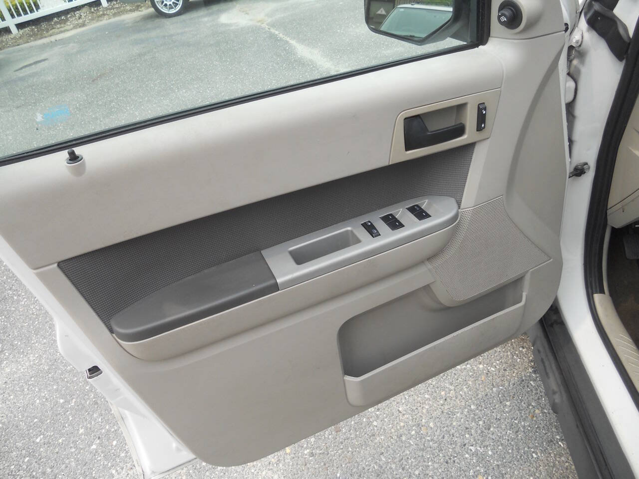 Used 2011 Ford Escape XLT w/ 203A Rapid Spec Order Code FWD image 11