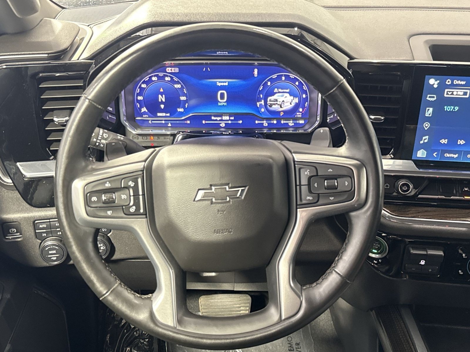 Used 2024 Chevrolet Silverado 1500 LT Trail Boss w/ Protection Package AWD/4WD image 17