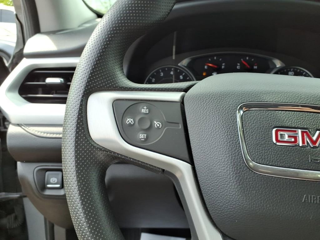 Used 2021 GMC Acadia SLE FWD image 16