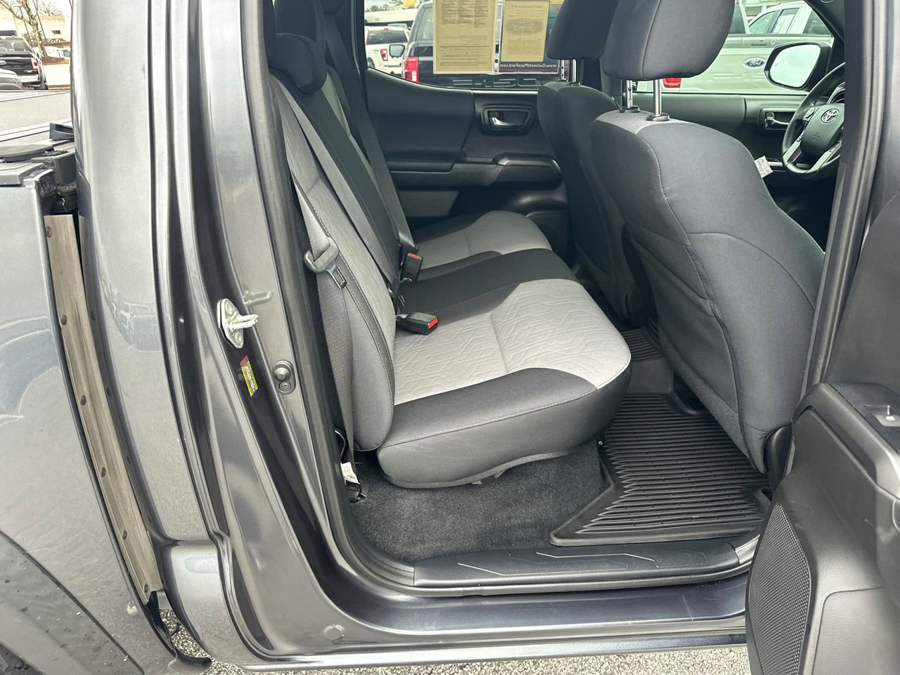 Used 2020 Toyota Tacoma TRD Off-Road image 15