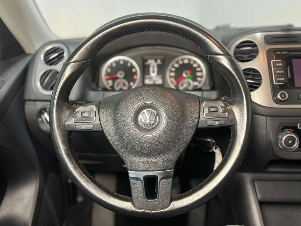 Used 2011 Volkswagen Tiguan S image 10