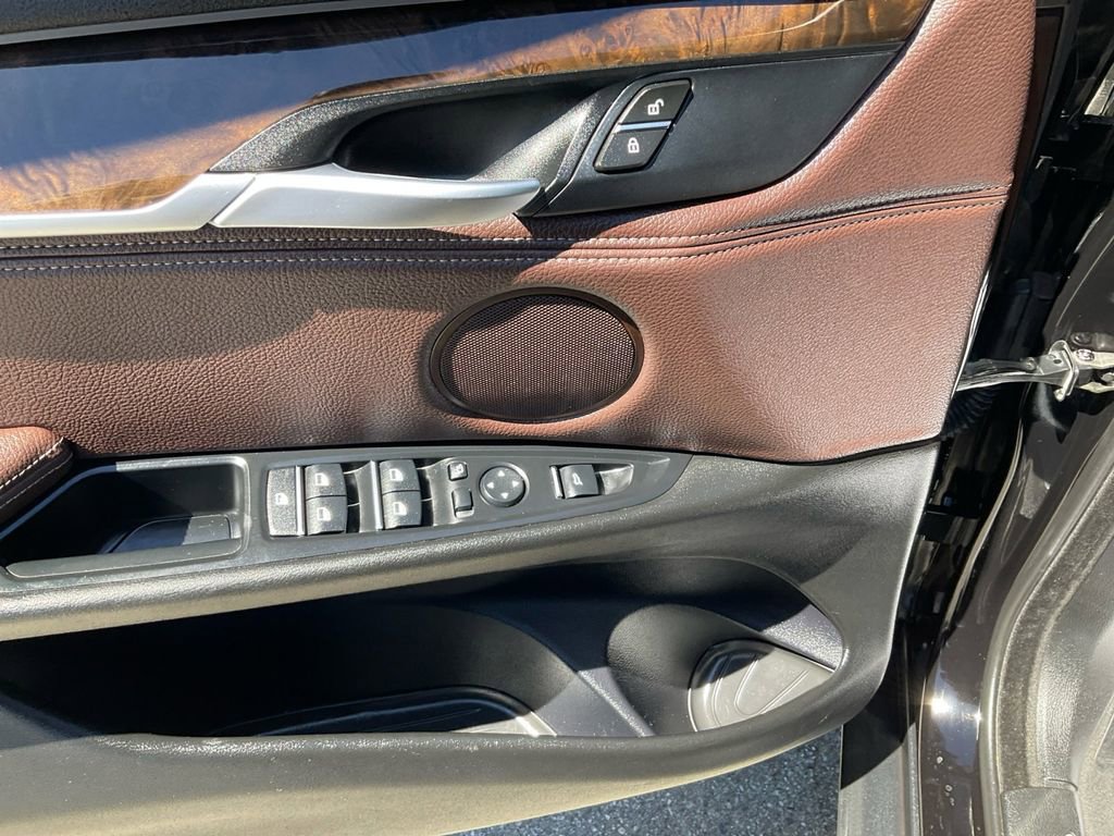 Used 2017 BMW X5 xDrive40e image 13