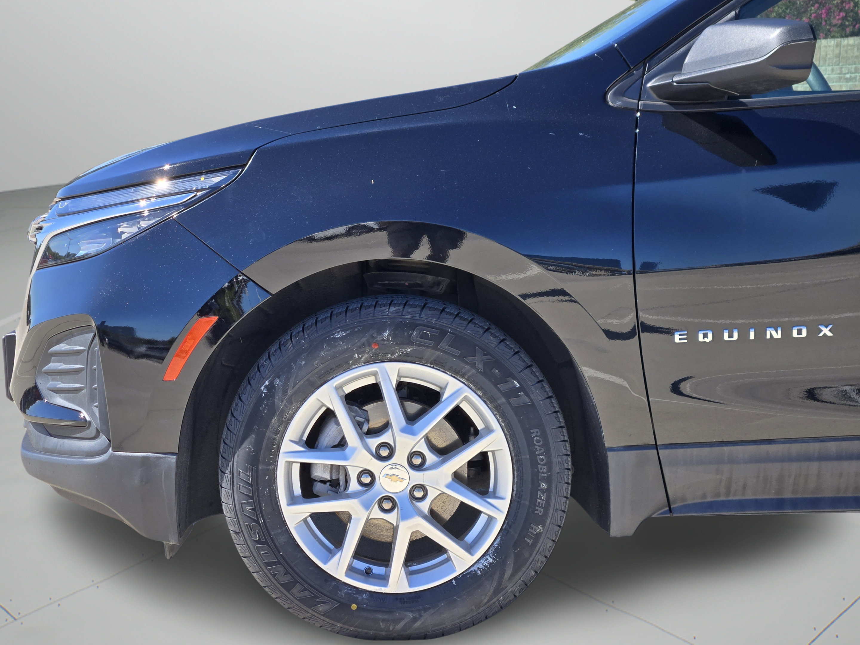 Used 2024 Chevrolet Equinox LS FWD image 30